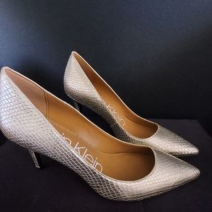 Calvin Klein Pump size 8